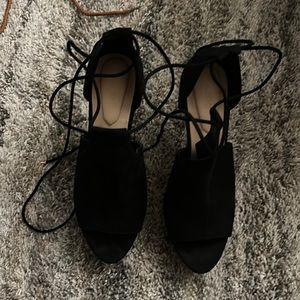 Black heels also women’s